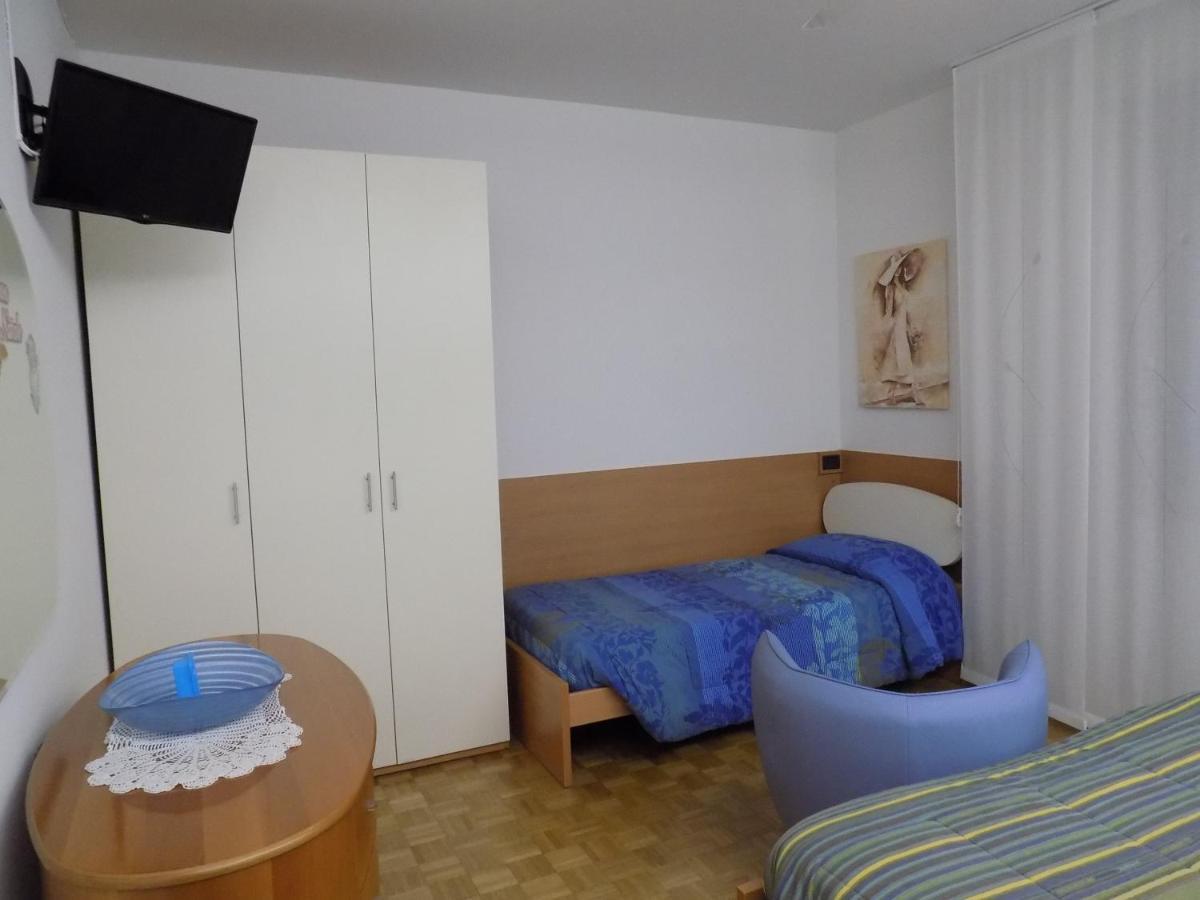 Aparthotel Feeling At Home Кастеназо Экстерьер фото