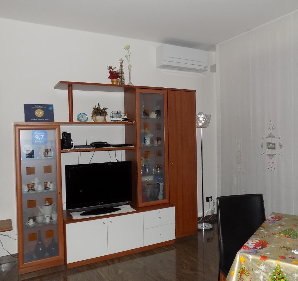 Aparthotel Feeling At Home Кастеназо Экстерьер фото